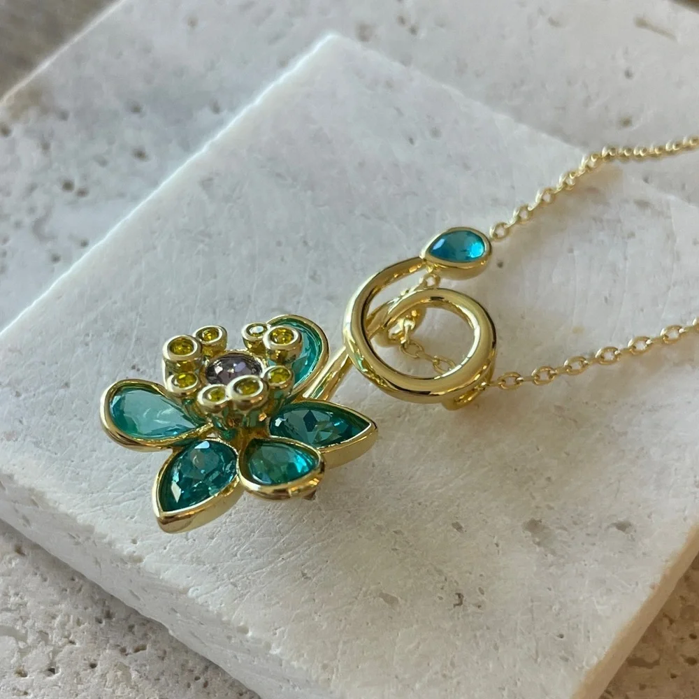 Swarovski Blue Flower Necklace Gold Tone Crystal Floral Pendant Dainty Jewelry - Picture 2 of 4